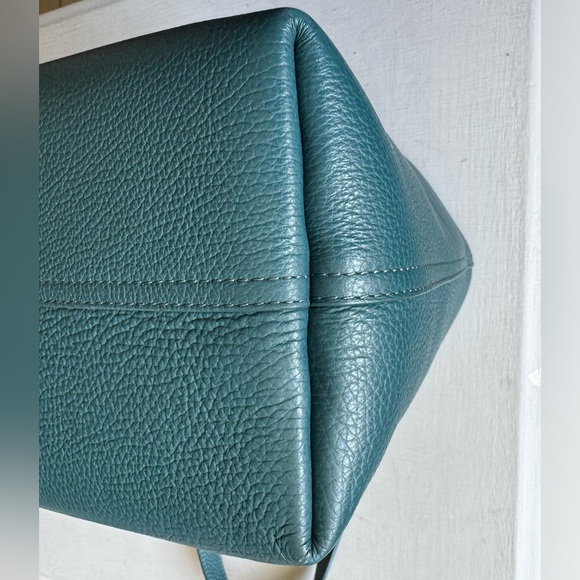 CUYANA Small Structured Leather Tote in Deep Ocean / Navy - Picture 9 of 15